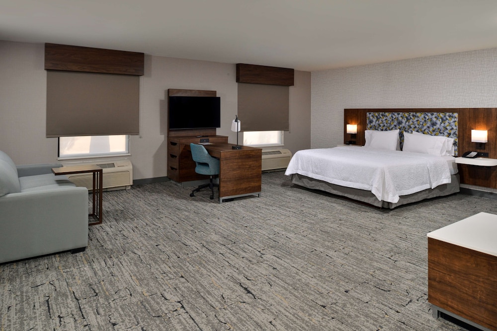 hampton inn and suites las vegas airport