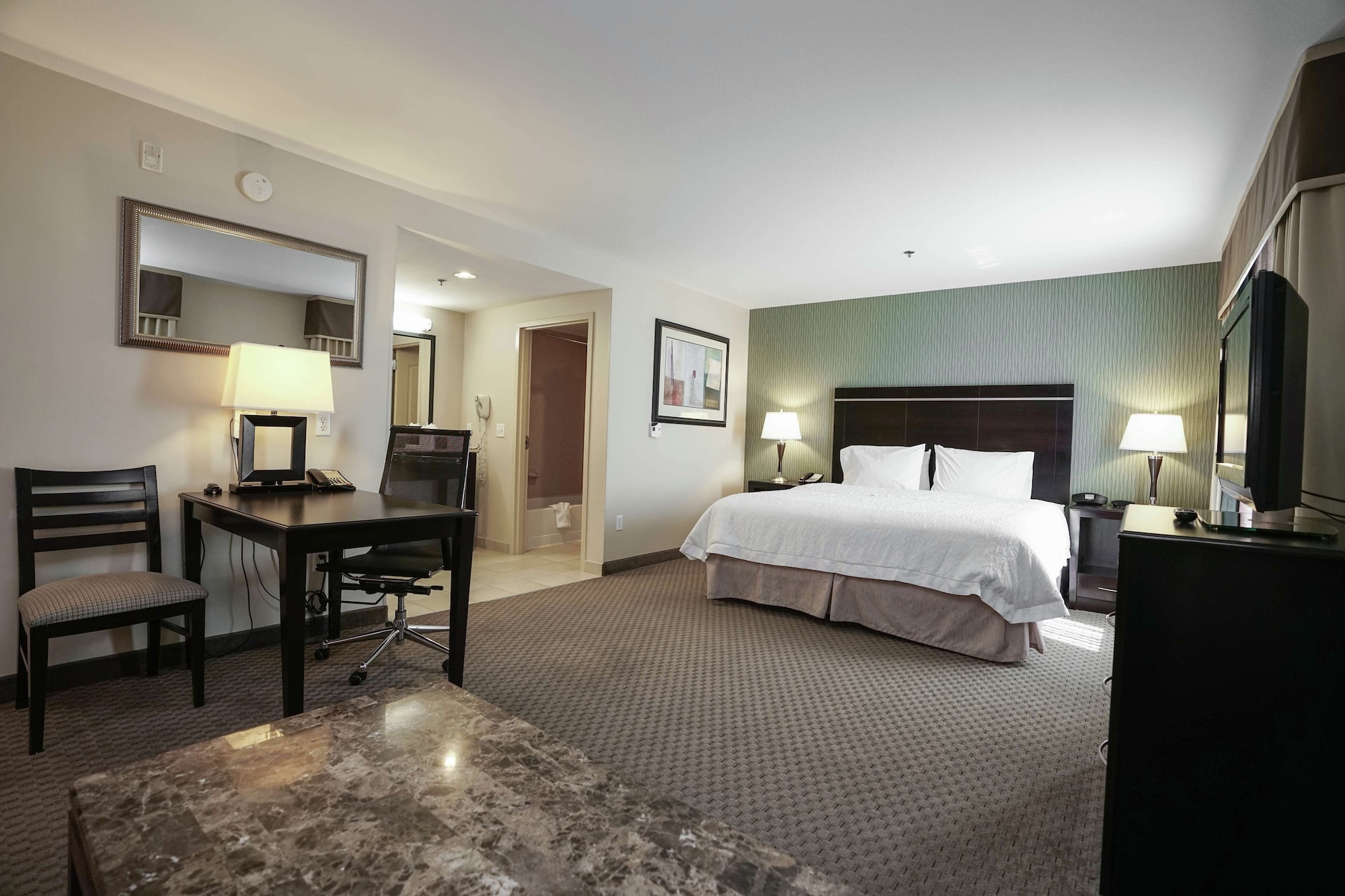 hampton inn and suites las vegas airport