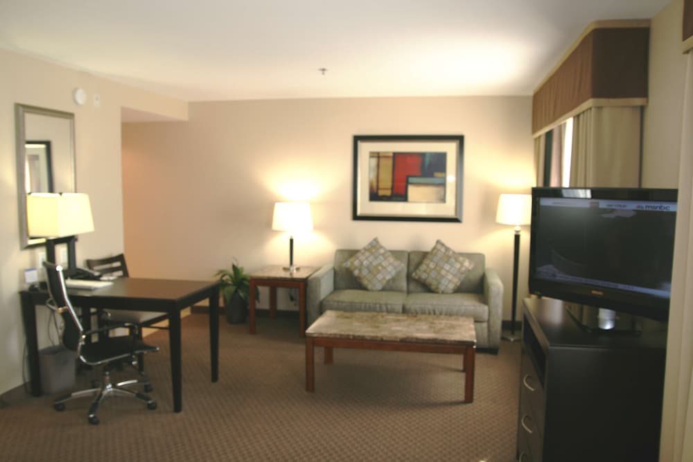 hampton inn and suites las vegas airport