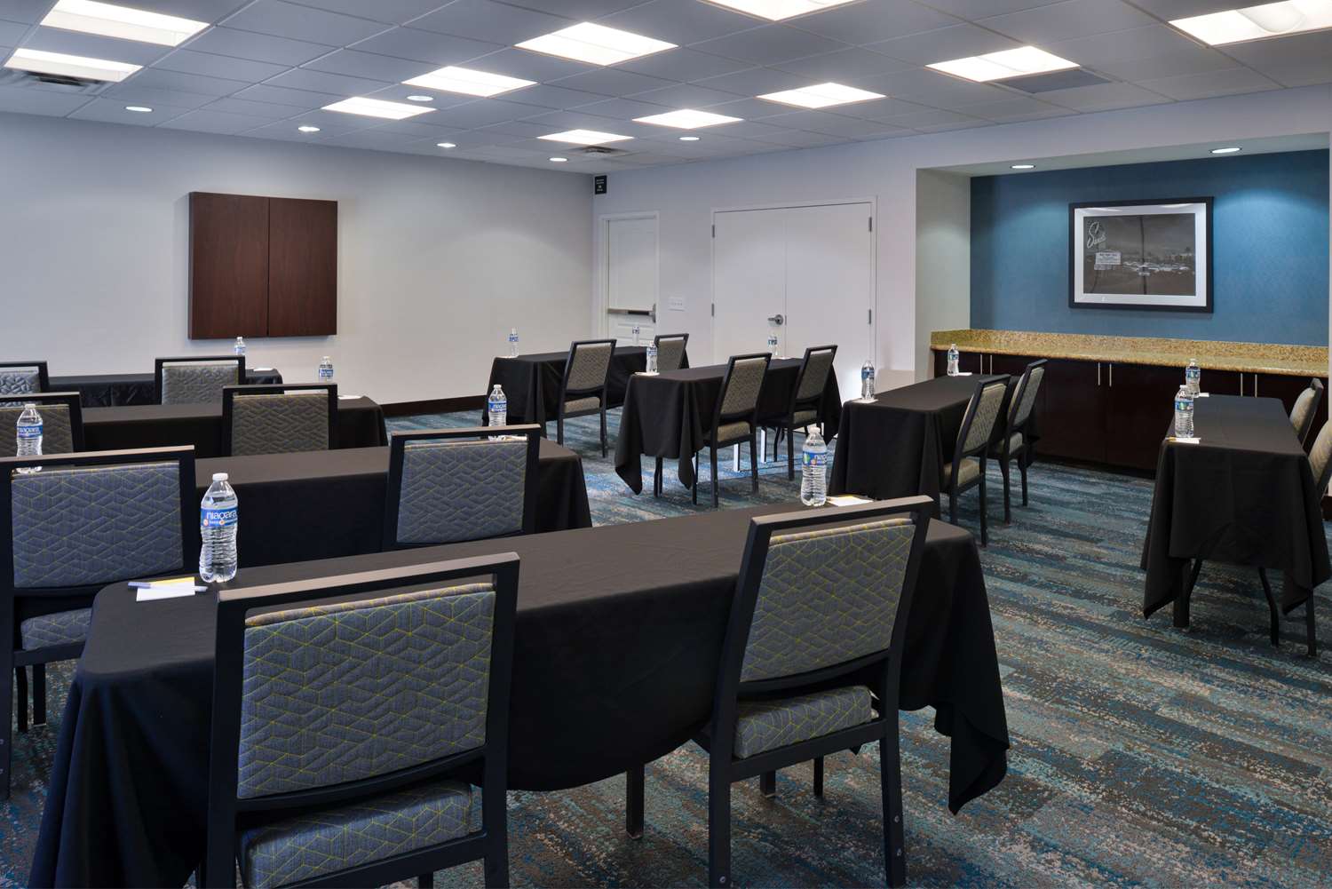 hampton inn and suites las vegas airport