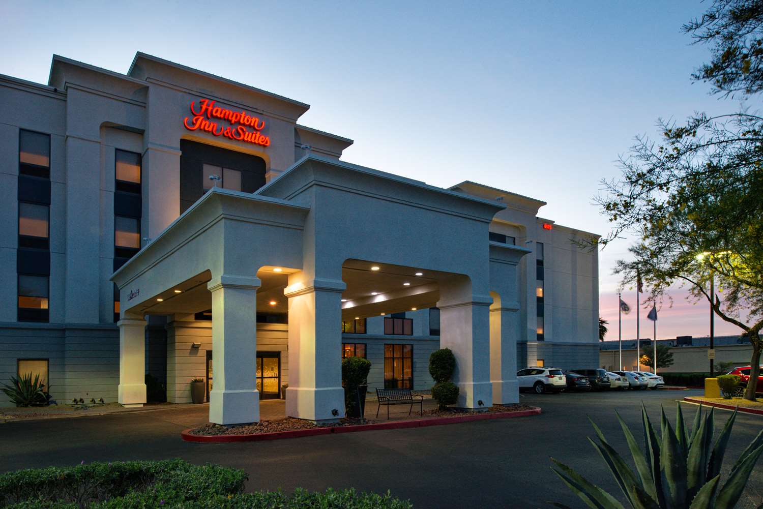 hampton inn and suites las vegas airport