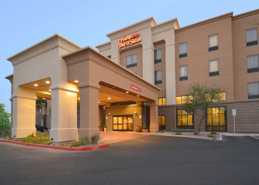 hampton inn and suites las vegas airport