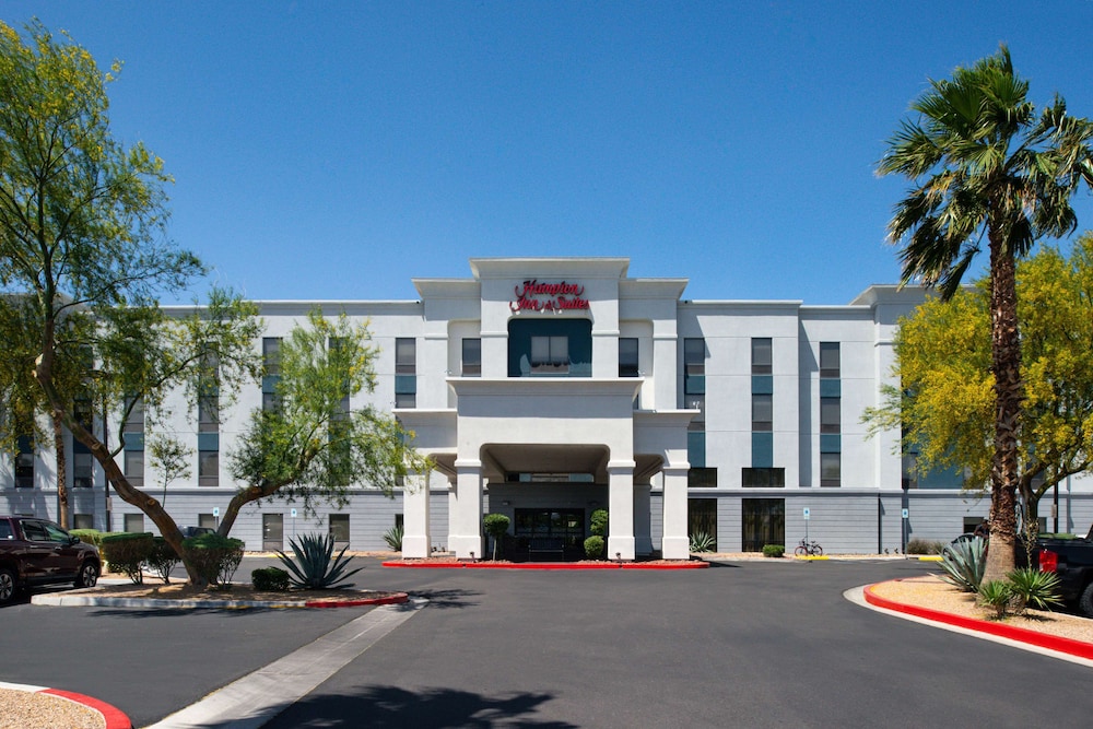 hampton inn and suites las vegas airport