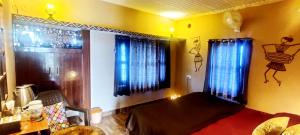 Traveller Hive Kasar Devi,Kasar Devi Village Matena, Near Trh, Deenapani, Uttarakhand 263601,2 star