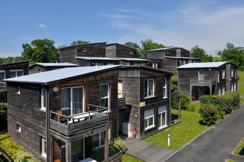 domaine de saint orens residence de vacances montreal du gers