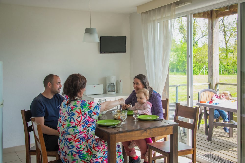 domaine de saint orens residence de vacances montreal du gers