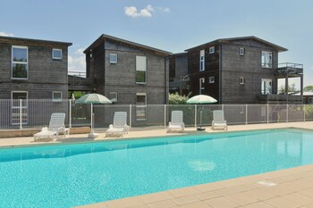 domaine de saint orens residence de vacances montreal du gers