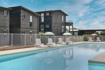 domaine de saint orens residence de vacances montreal du gers