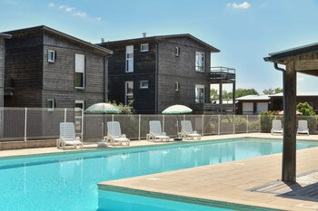 domaine de saint orens residence de vacances montreal du gers