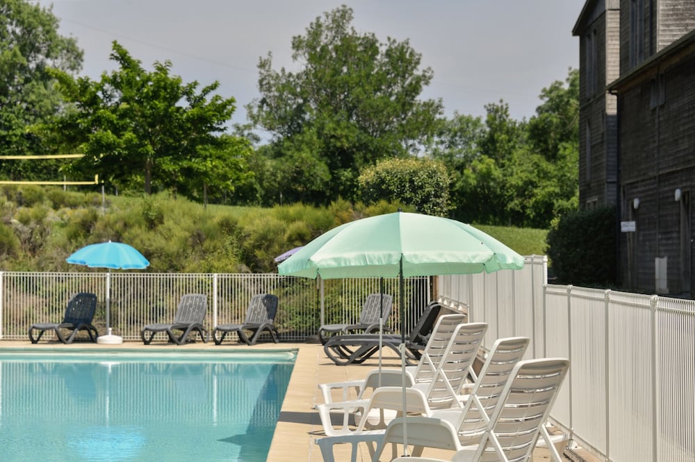 domaine de saint orens residence de vacances montreal du gers