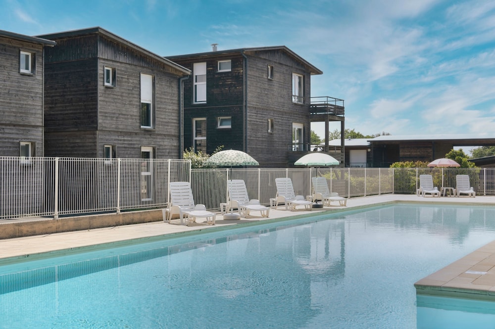 domaine de saint orens residence de vacances montreal du gers