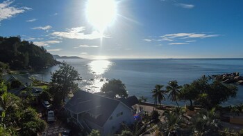 sea splash and la petite maison