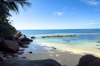 sea splash and la petite maison