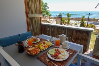 sea splash and la petite maison