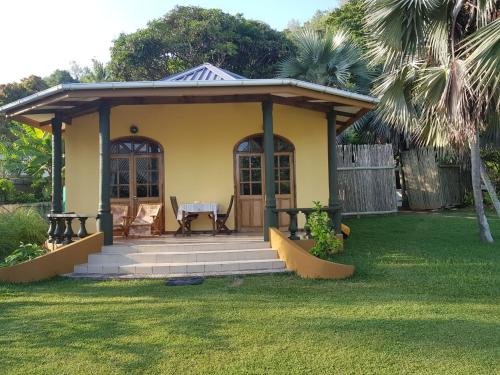 sea splash and la petite maison