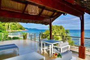 sea splash and la petite maison