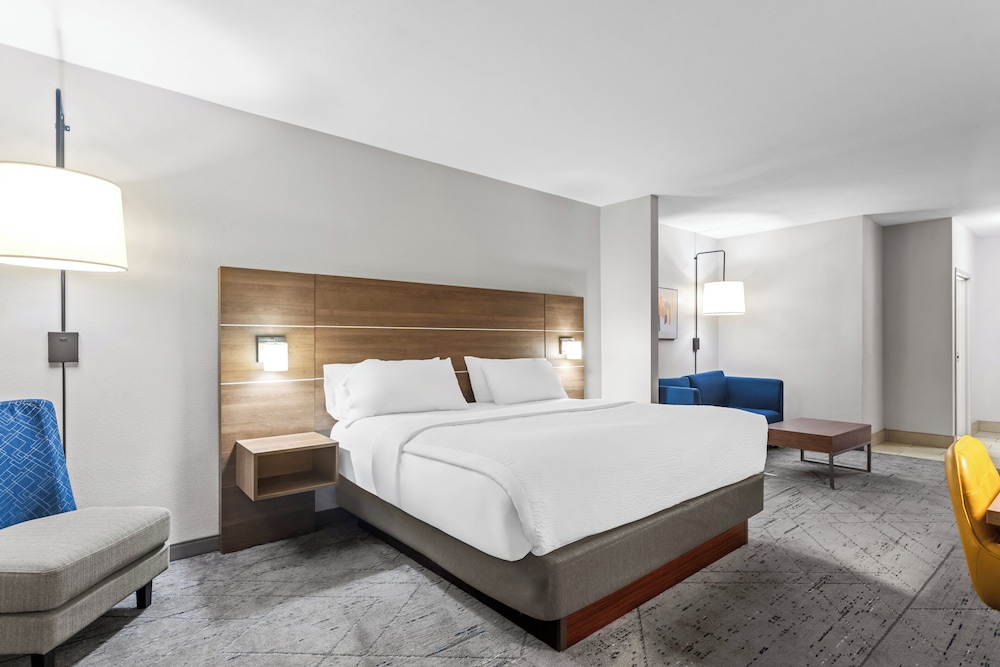 holiday inn express and suites savannah midtown by ihg