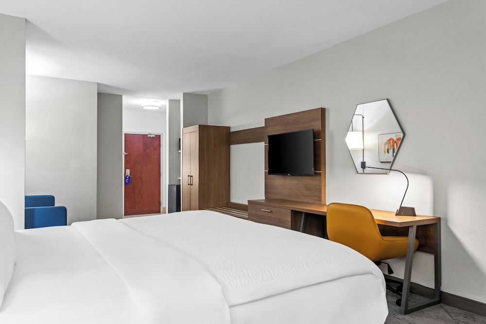 holiday inn express and suites savannah midtown by ihg