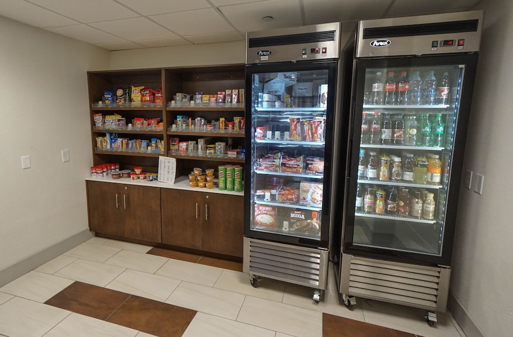holiday inn express and suites savannah midtown by ihg