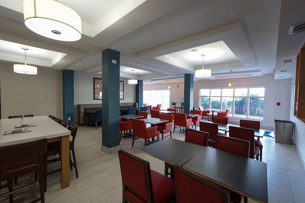 holiday inn express and suites savannah midtown by ihg