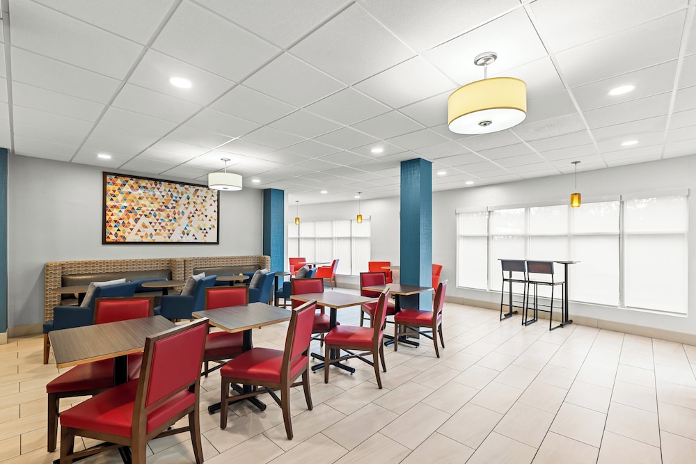 holiday inn express and suites savannah midtown by ihg