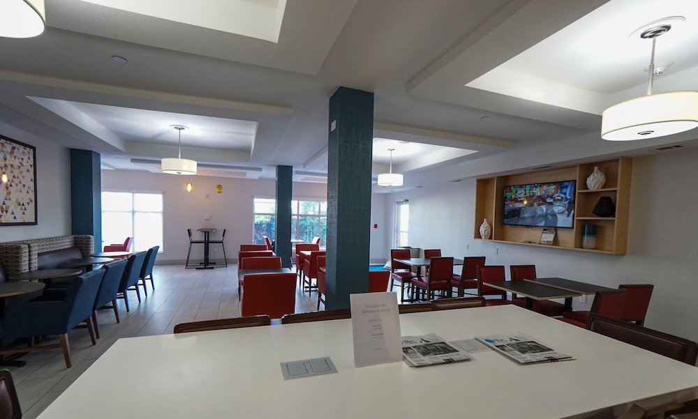 holiday inn express and suites savannah midtown by ihg