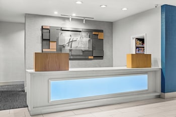 Holiday Inn Express And Suites Savannah - Midtown By Ihg,In Savannah (Midtown),3 star