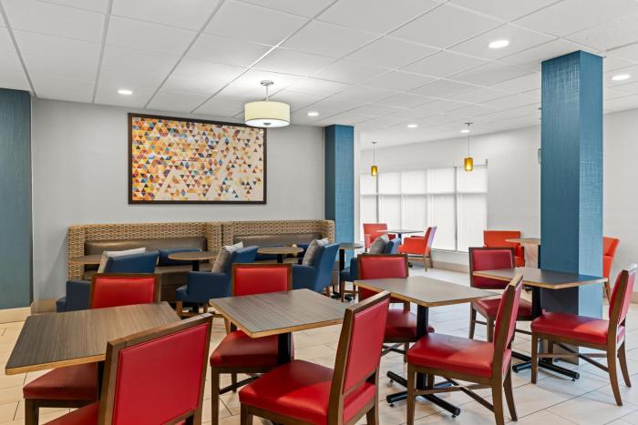 holiday inn express and suites savannah midtown by ihg