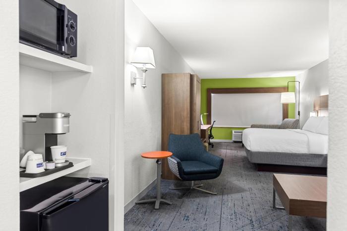 holiday inn express and suites savannah midtown by ihg
