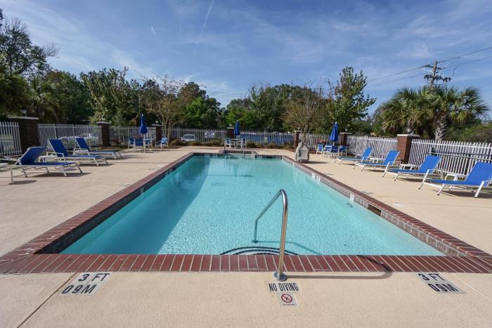 holiday inn express and suites savannah midtown by ihg