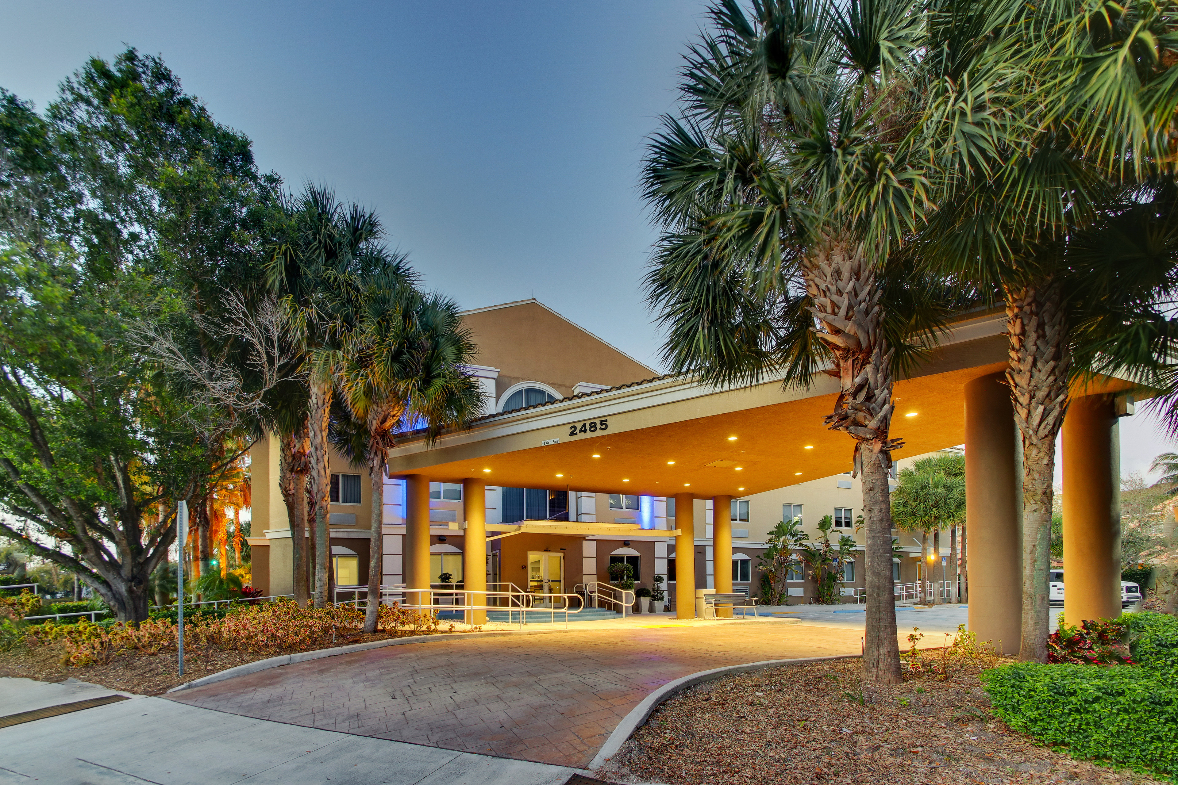 holiday inn express west palm beach metrocentre