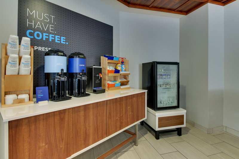 holiday inn express and suites west palm beach met