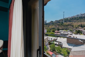 about sololaki