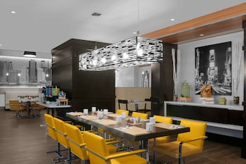 hilton garden inn new york times square central