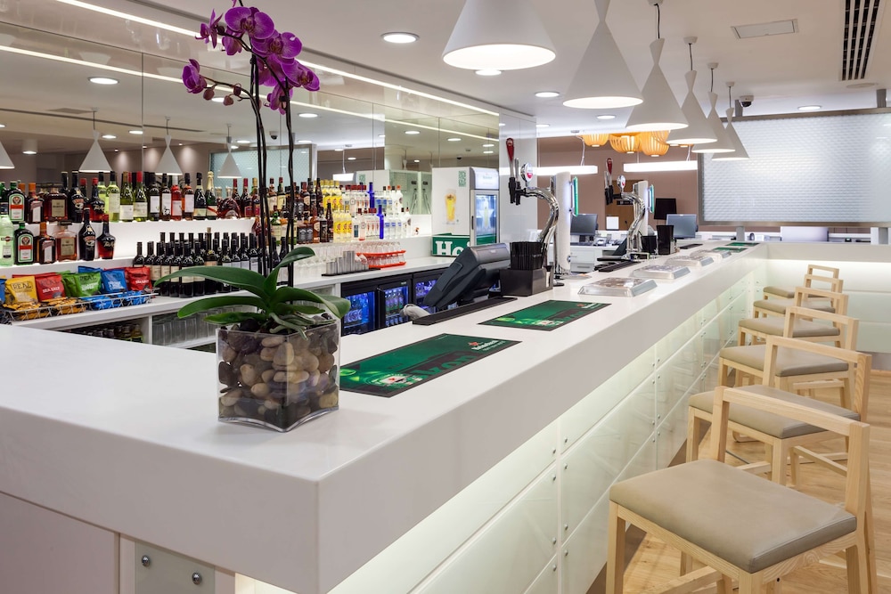 hampton by hilton london gatwick airport