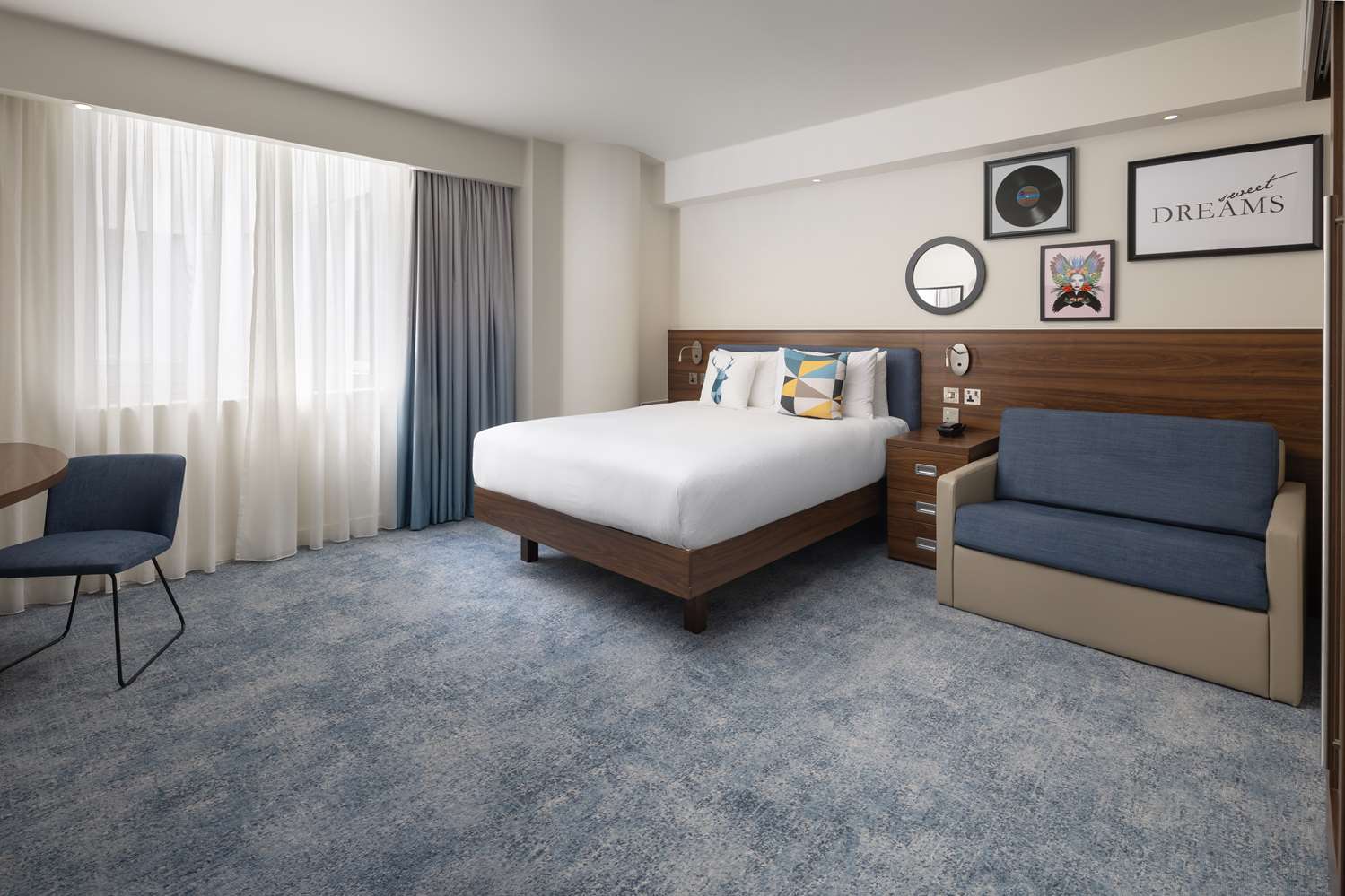hampton by hilton london gatwick airport