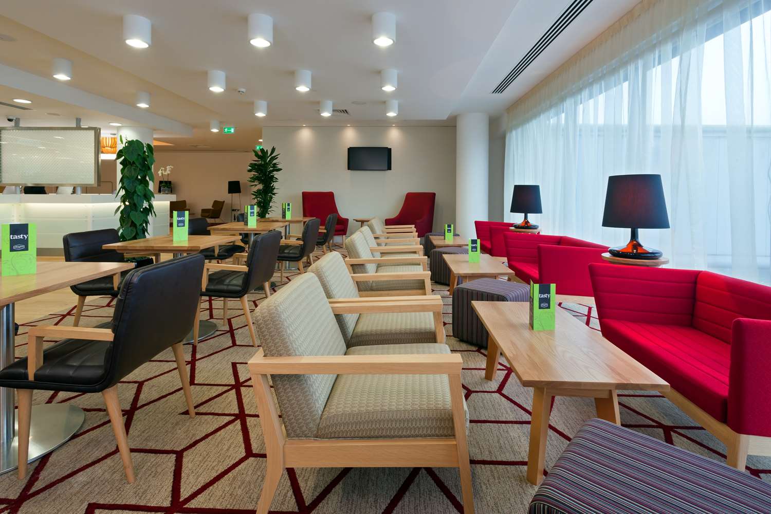 hampton by hilton london gatwick airport