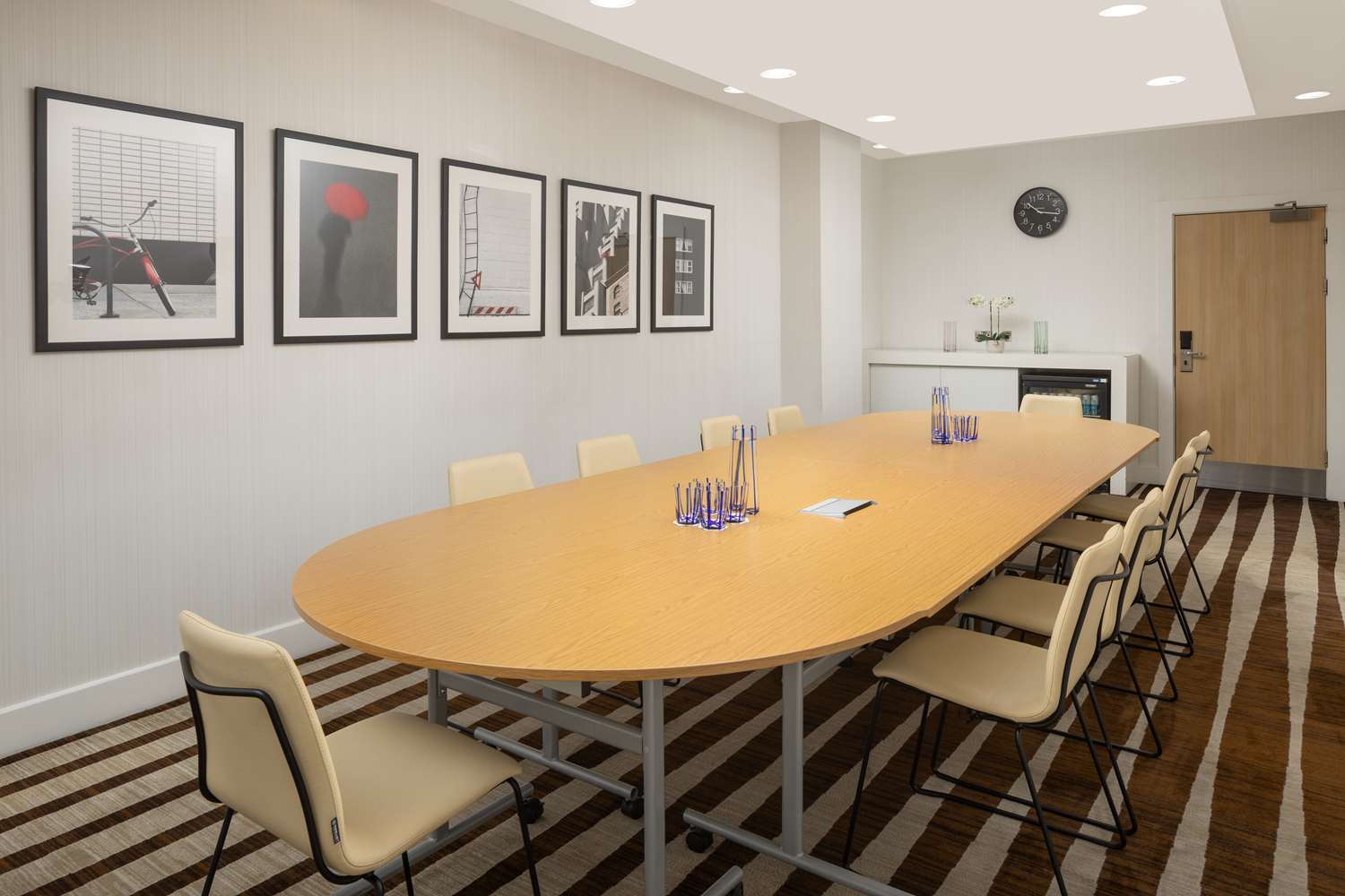 hampton by hilton london gatwick airport