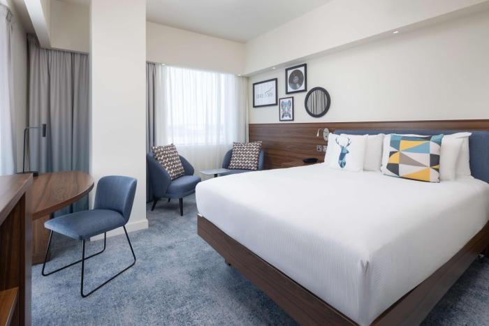 hampton by hilton london gatwick airport