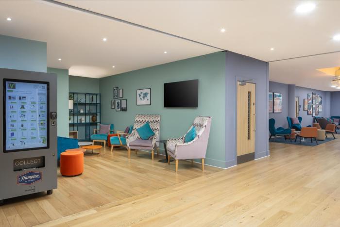hampton by hilton london gatwick airport
