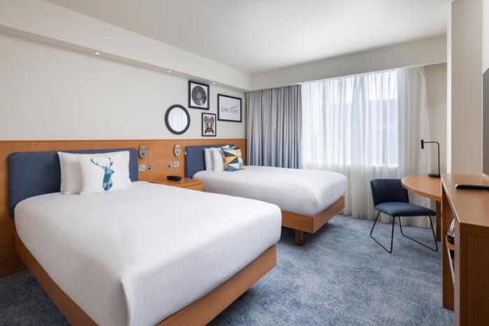 hampton by hilton london gatwick airport