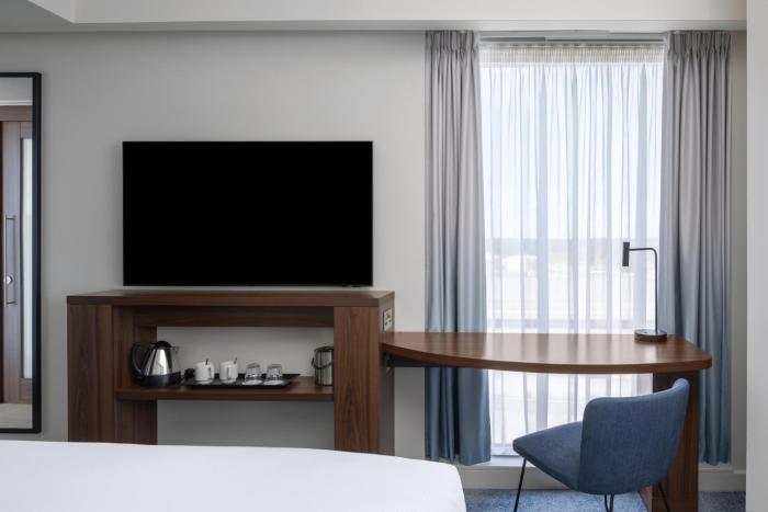 hampton by hilton london gatwick airport