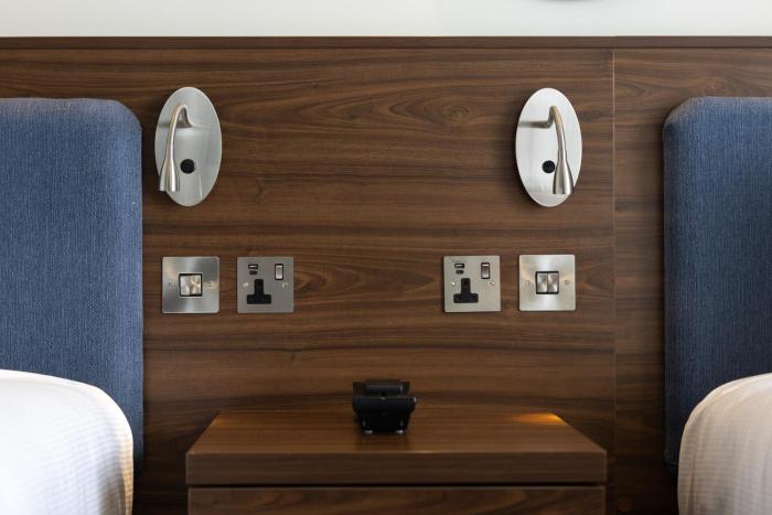 hampton by hilton london gatwick airport