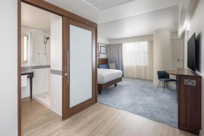 hampton by hilton london gatwick airport