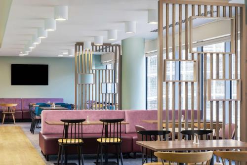 hampton by hilton london gatwick airport