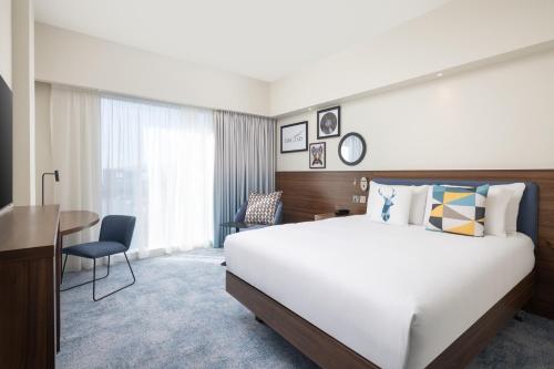 hampton by hilton london gatwick airport