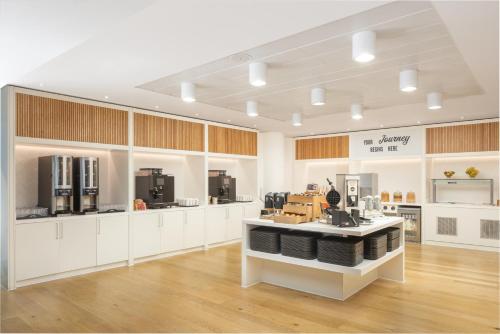 hampton by hilton london gatwick airport