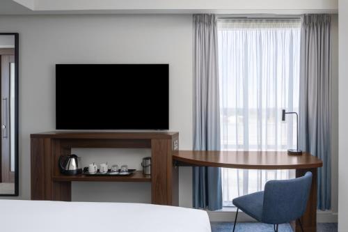 hampton by hilton london gatwick airport