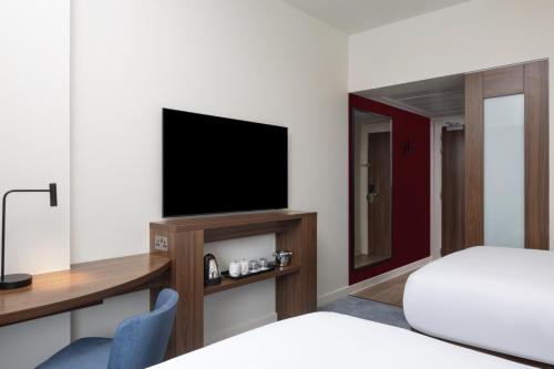 hampton by hilton london gatwick airport