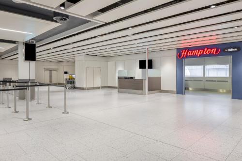 hampton by hilton london gatwick airport